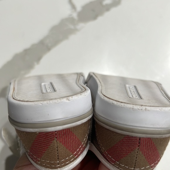 Adorable Burberry sneakers size 17 - Picture 7 of 7